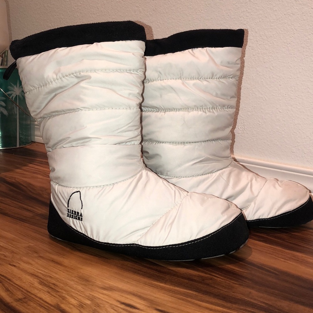 White Women’s Winter Booties